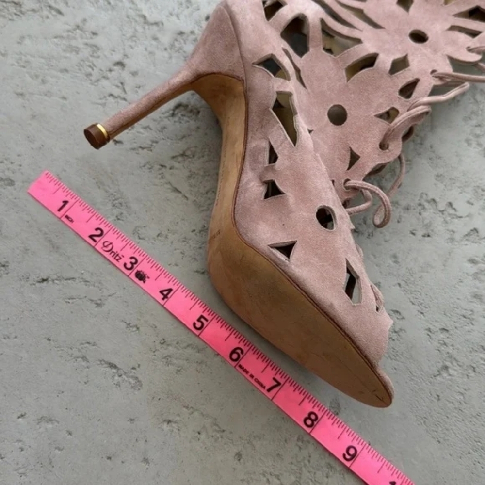 Manolo Blahnik RARE Laser-Cut Cutout Lace-Up Knee-High Heeled Boots- Tan 37 EUC - Picture 7 of 17